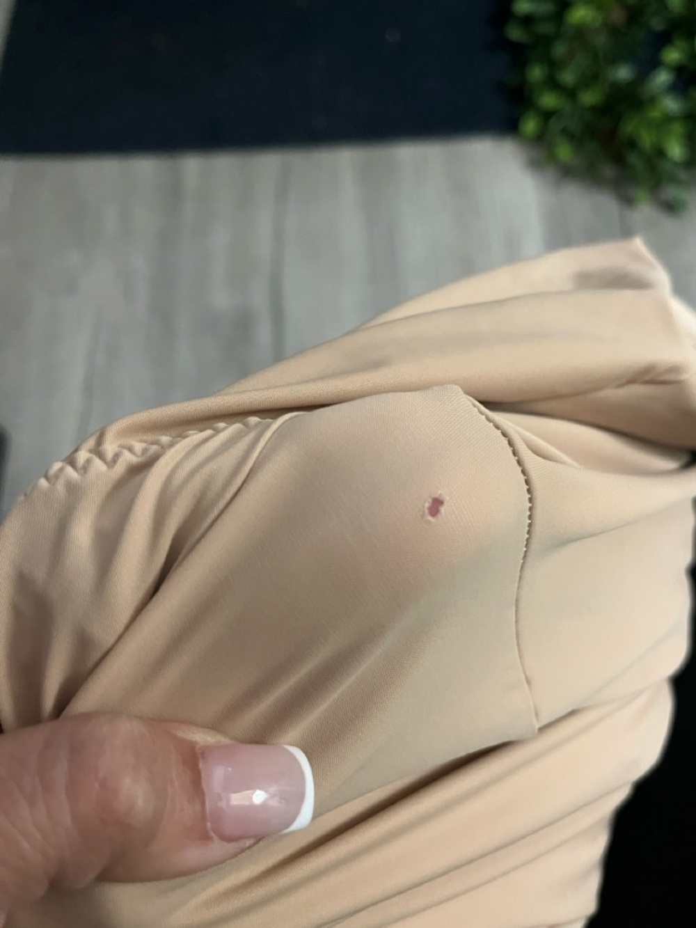 LEONISA UNDETECTABLE STEP-IN MID-THIGH BODY SHAPER - Picture 3 of 9